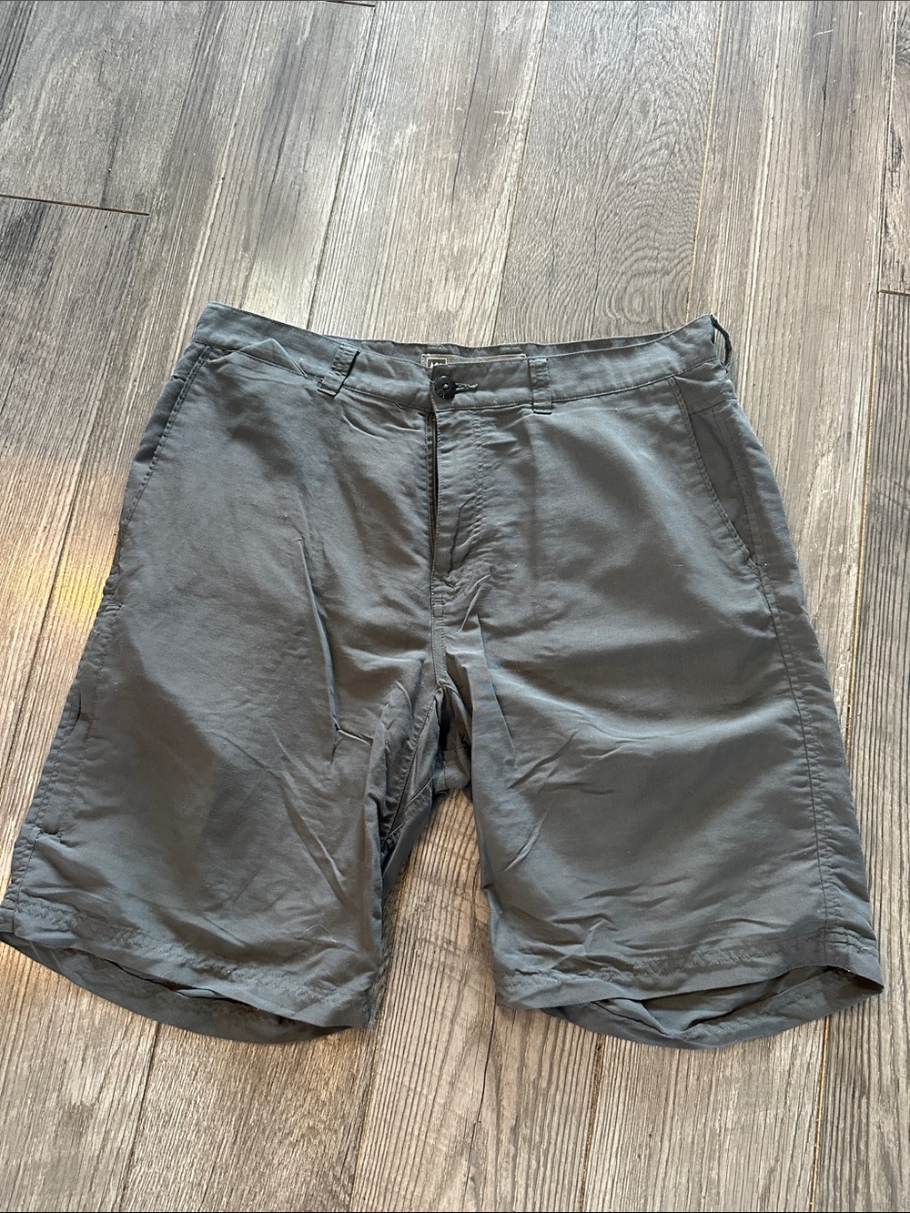 REI Men's Charcoal Gray Flat-Front Shorts